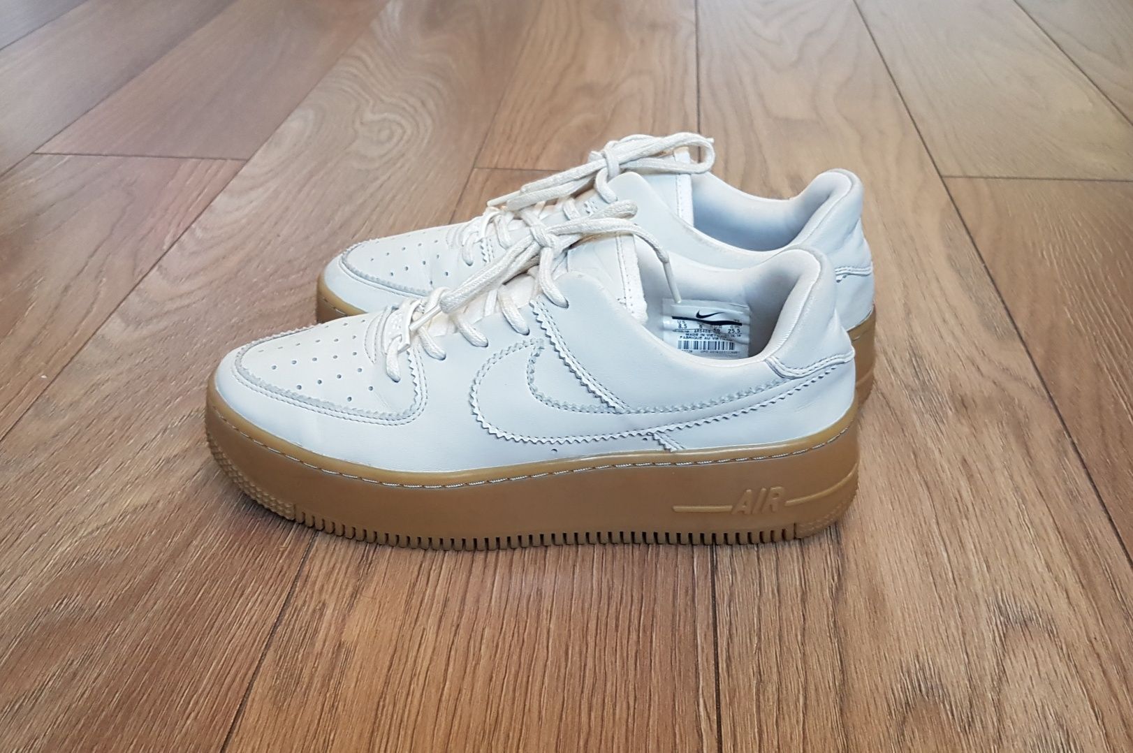 Buty Nike Air Force 1 Sage Low LX rozmiar  40 okazja Sneakers