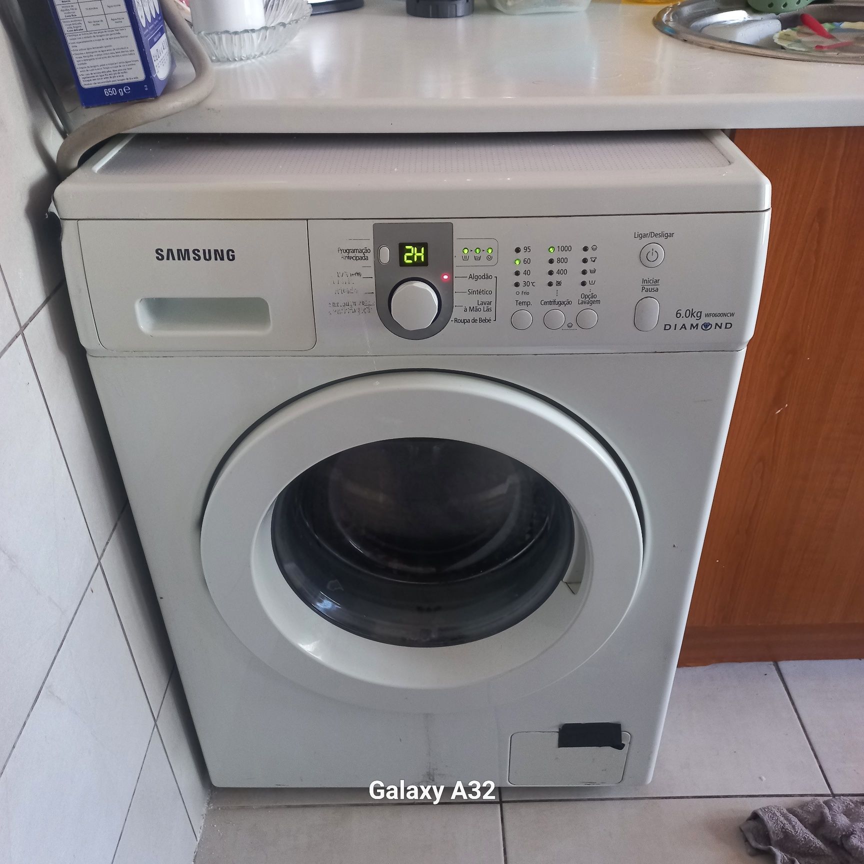Vendo uma máquina de lavar e um termostatico