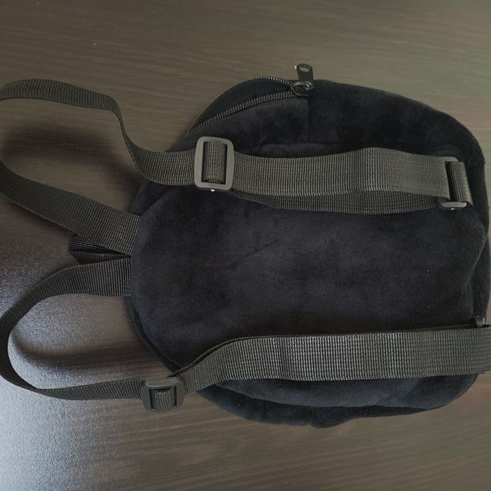 Mały, pluszowy plecak Batman dla przedszkolaka. Stan bardzo dobry.