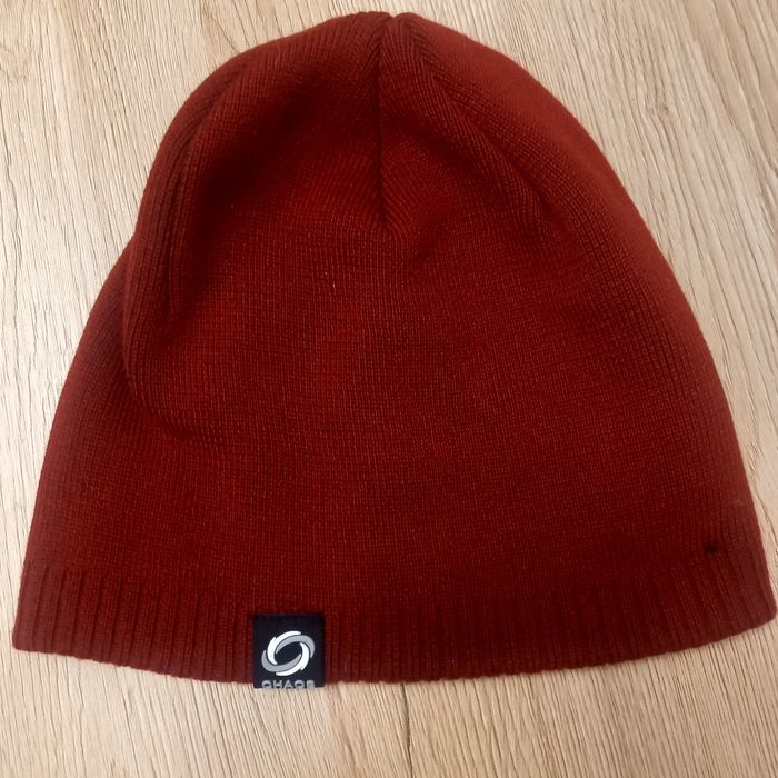 Bordowa czapka pod kask na narty 2moro czapka na zime