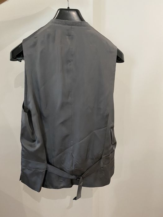 Fato Massimo Dutti top. Com colete.