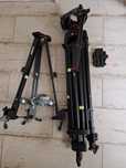 Manfrotto 546B z głowicą i wózkiem.