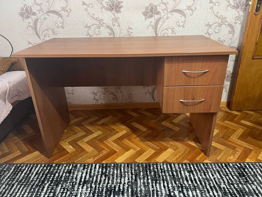 Стіл для офіса !