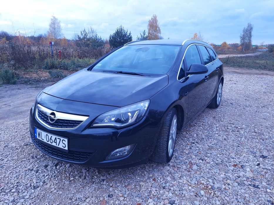 Opel Astra Opel Astra Sports Tourer 1,6 benzyna 180KM Automat