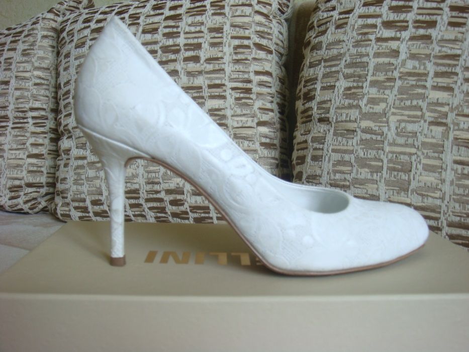 Туфли Fellini 38 р. кожаные белые итальянские свадебные