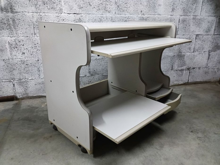 Secretaria multifuncional em madeira lacada branco.
Medidas: 96/80/50c