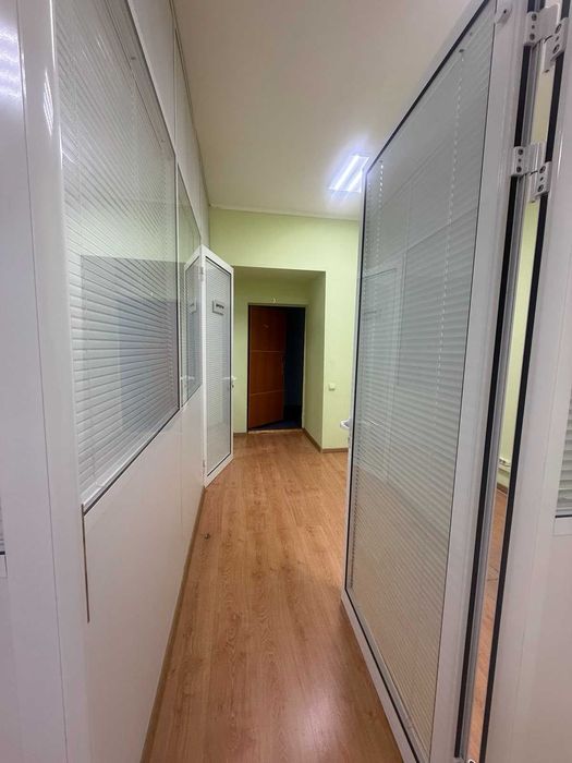 Здам офіс 35м2 в БЦ, вул. Сверстюка, метро Лівобережна 5 хвилин