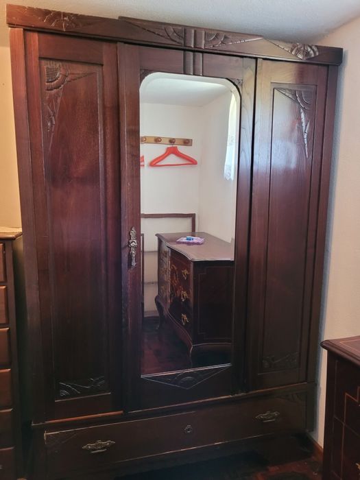 Mobilia de quarto antiga