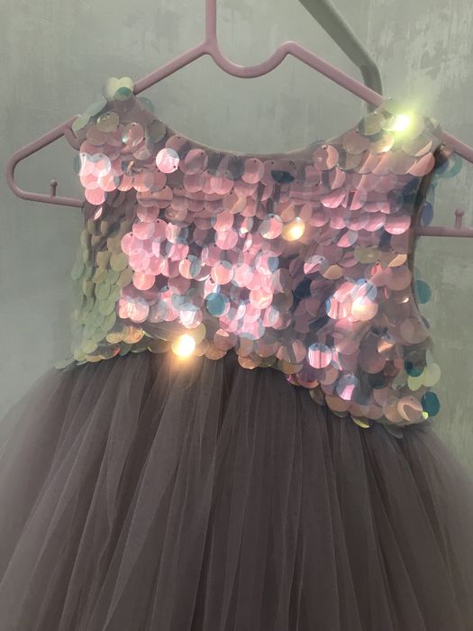 Платье нарядное шикарное на девочку