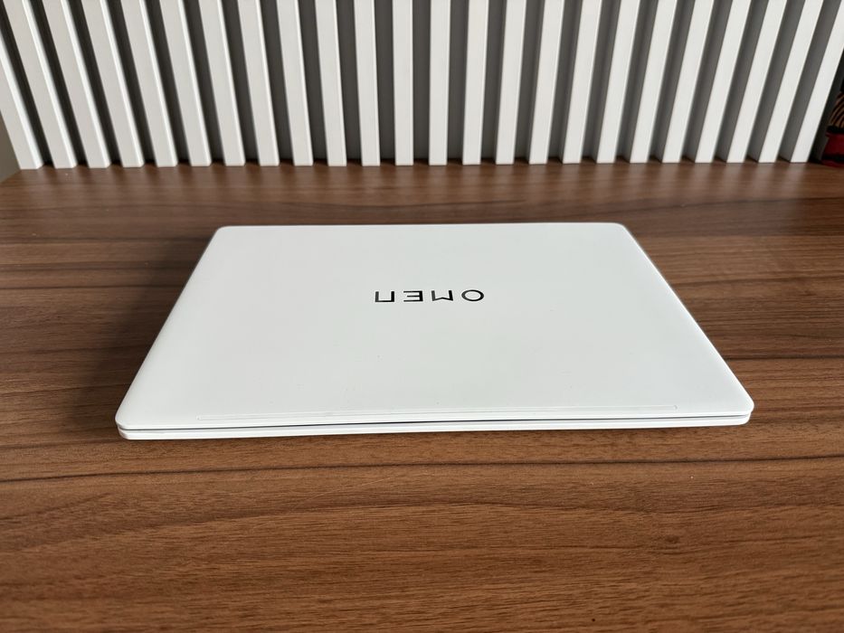 HP Omen Transcend 14 intel ultra 9 185H rtx 4070 32gb RAM 1tb SSD OLED