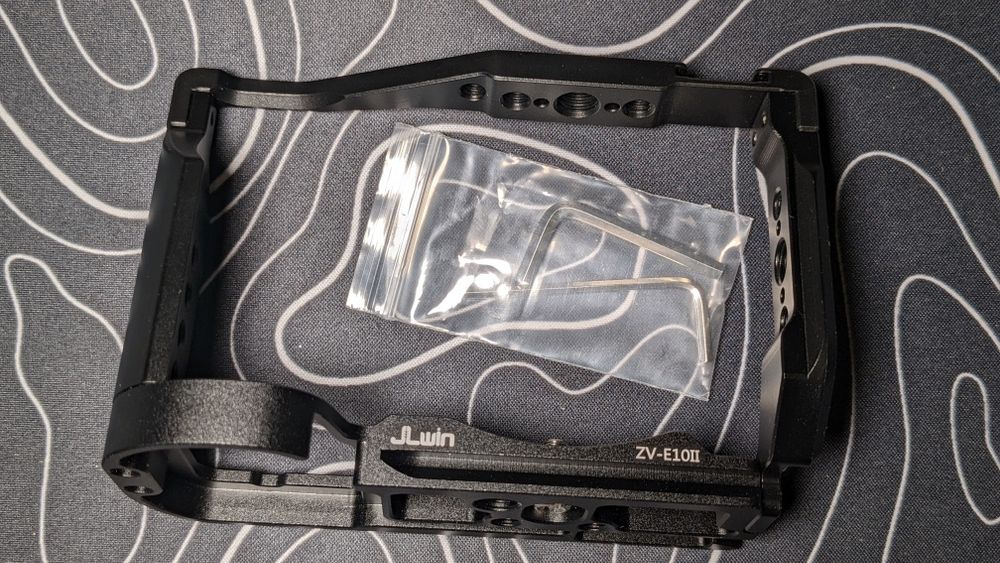 Клітка JLWIN для Sony ZV-E10 , ZV-E10(ІІ) та ручки  бічні або верхні