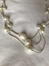 Korale, naszyjnik ze sztucznych pereł, w kolorze perłowej bieli srebra