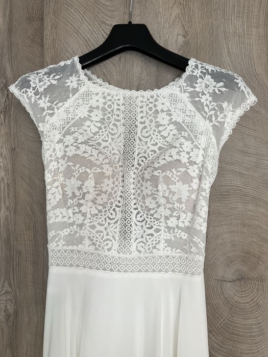 Весільна сукня