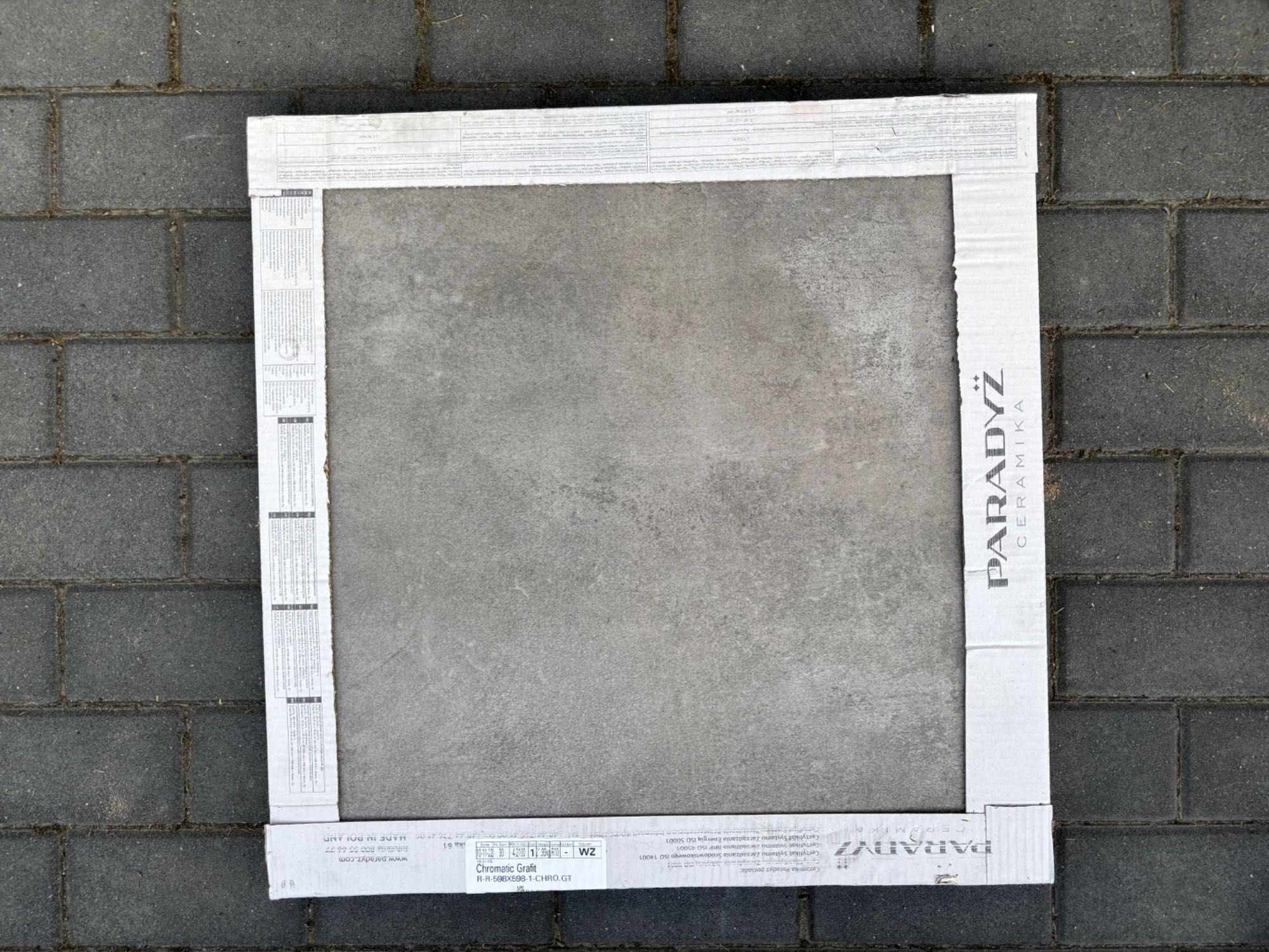 Płytki Gres Chromatic Paradyż 59,8 x 59,8 cm grafit 1,07 m2 40 płytek.