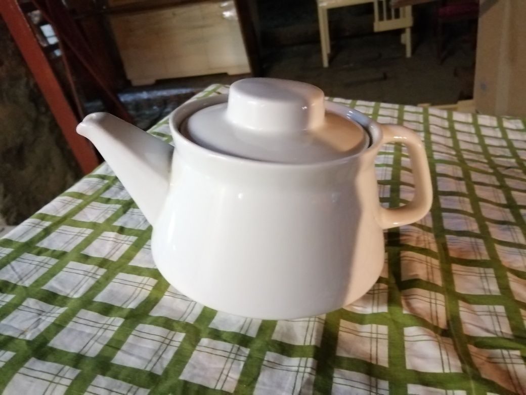 Czajnik dzbanek imbryk biały porcelanowy