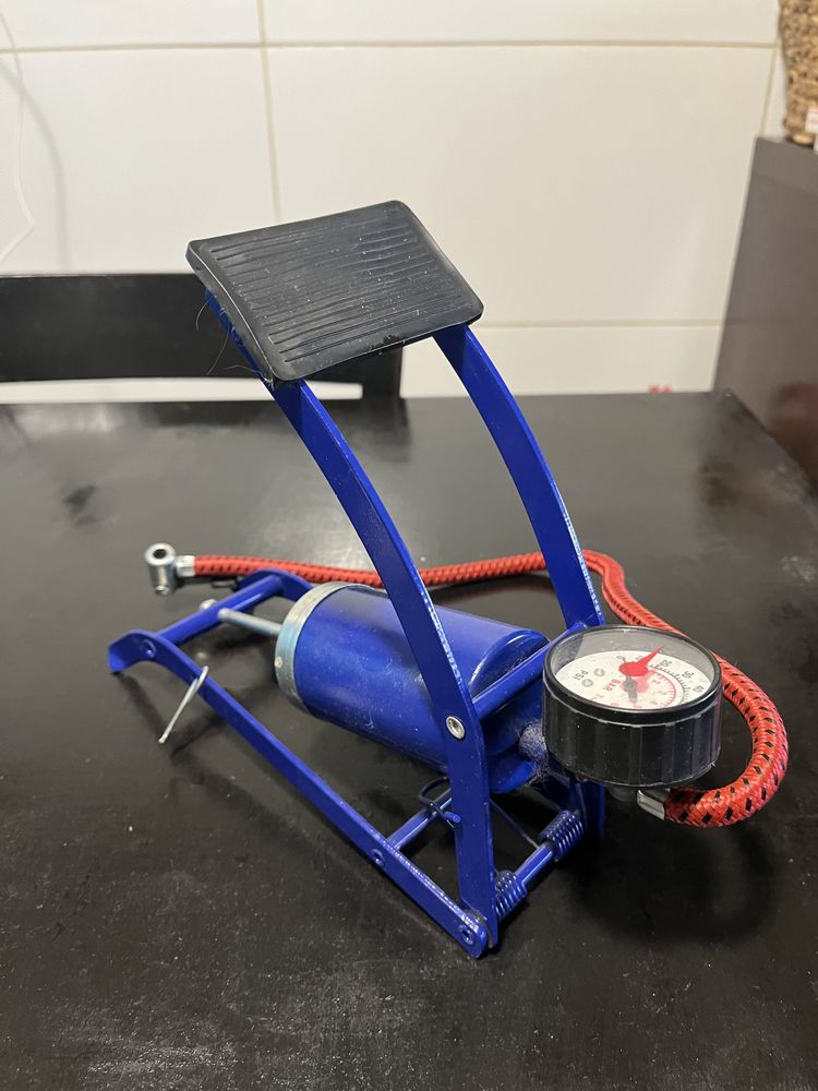 Bomba de ar de pedal