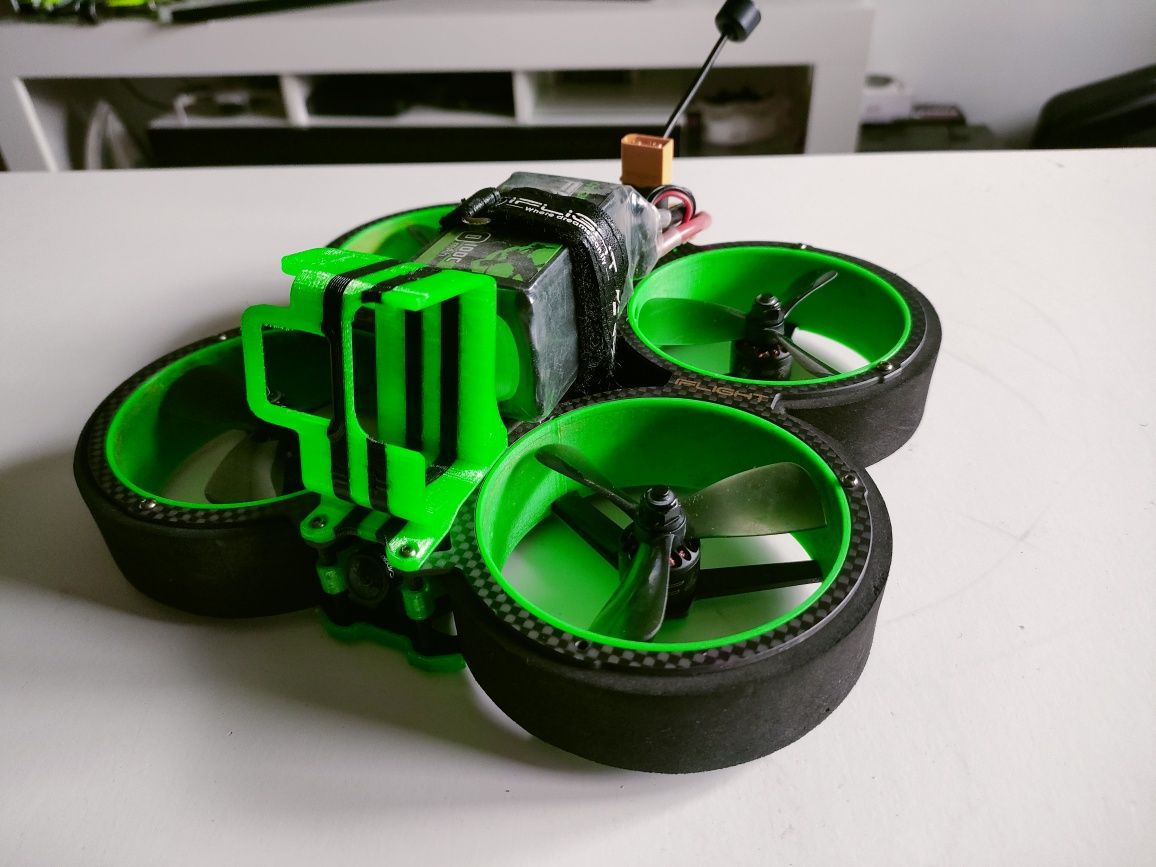 Dron cinewhoop green hornet erls