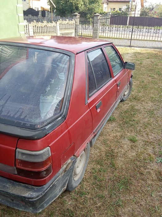 Продам терміново Рено 11