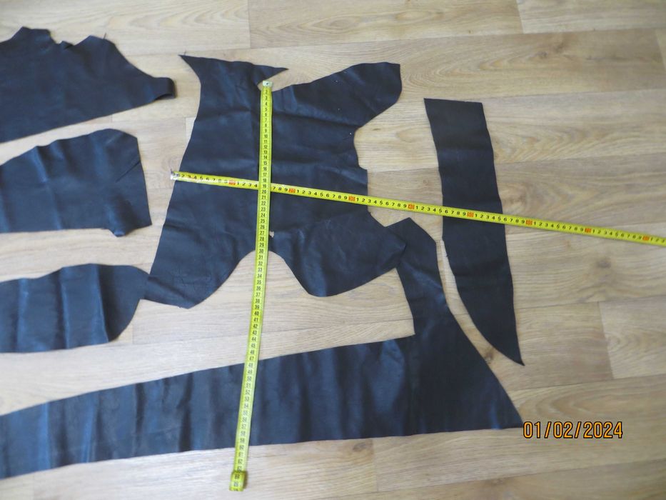 Шматочки (обрізки) шкіри натуральної