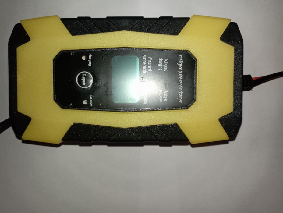 Зарядний пристрій імпульсний 12в6а.