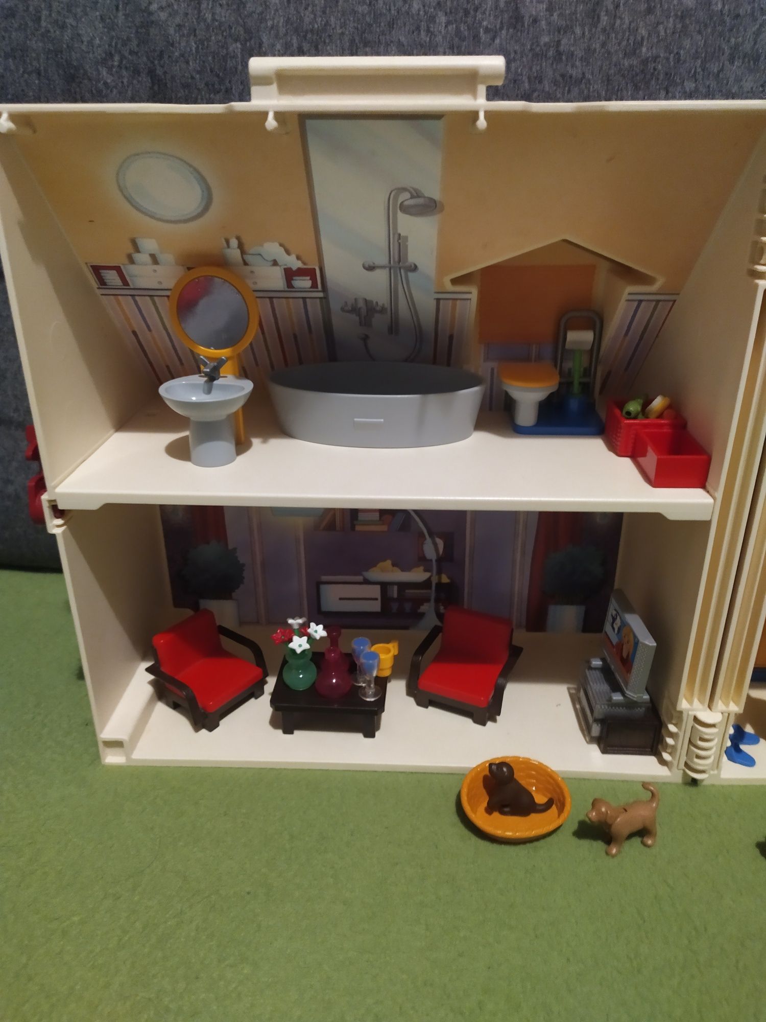 Przenośny domek Playmobil, rodzina