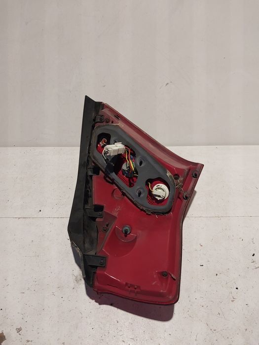 Kia Pro Ceed Proceed tylna lampa prawa  Hb hatchback prawy