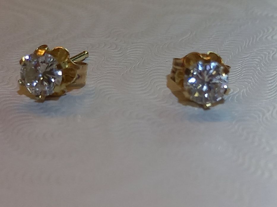 Золотые пуссеты с бриллиантами 0.61 кт