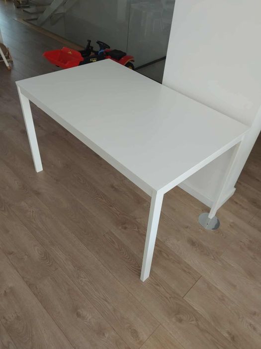 Mesa extencivel  120/180 *74 cm do ikeia