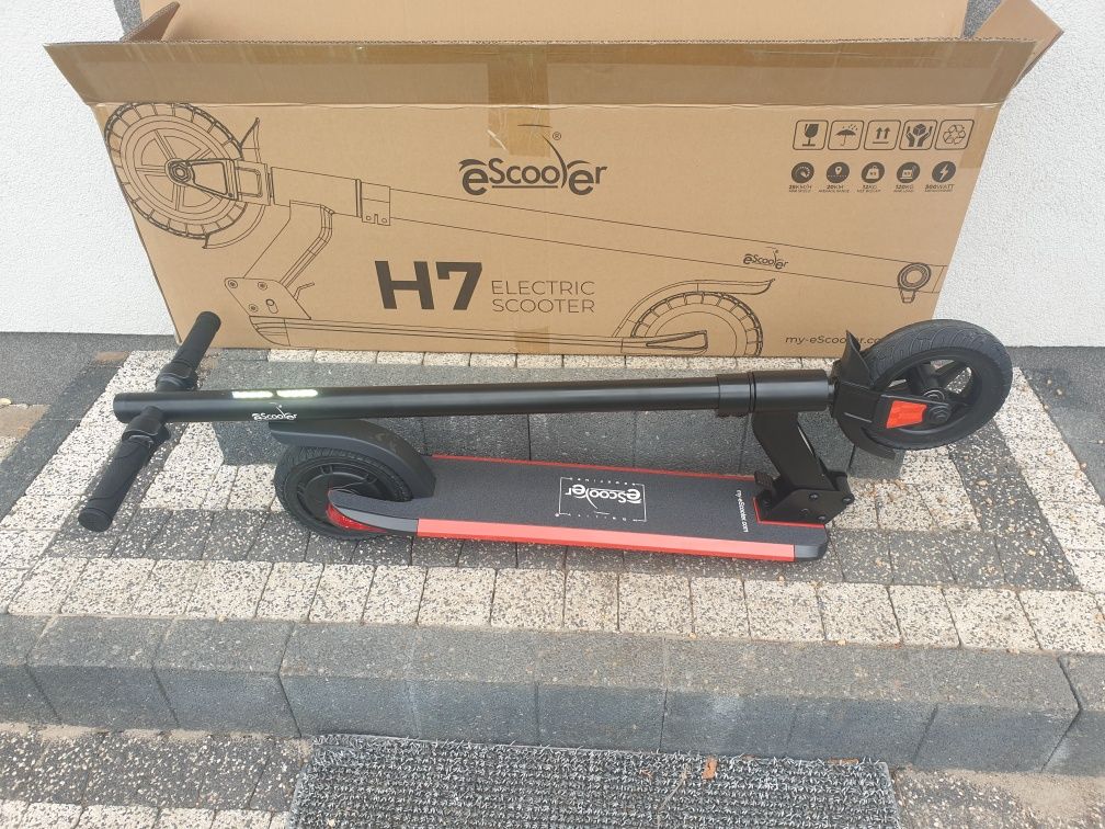 Hulainoga elektryczna  e-scooter H7( NOWA).Idealny prezent na komunię