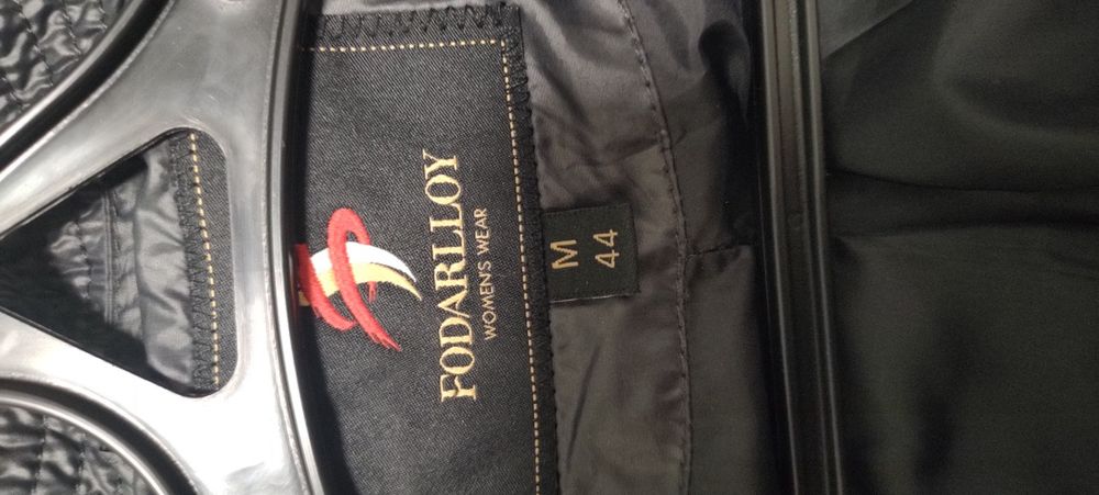 Зимовий пуховик з натуральним хутром