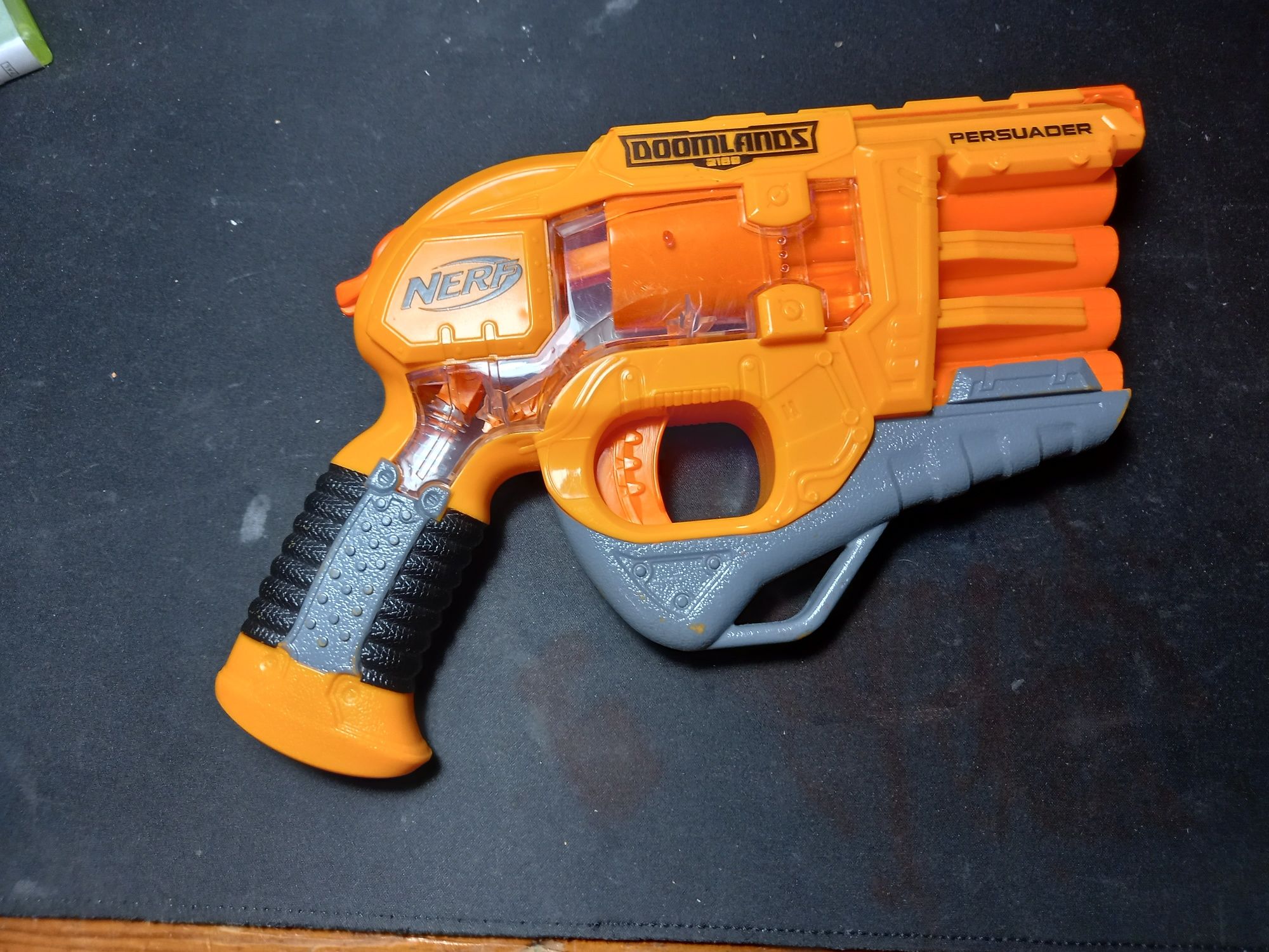 Pistolet Nerf Doomlands persuader