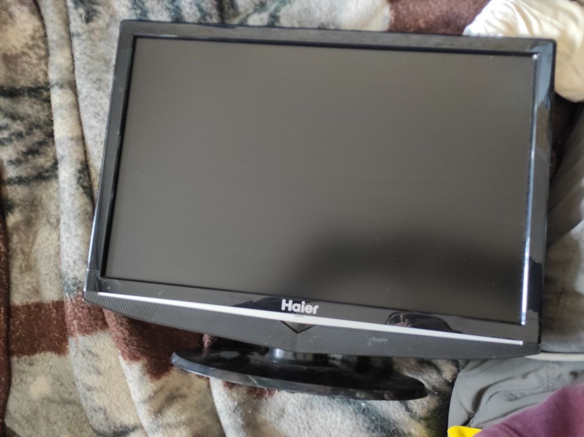 Haier lt19m1cw тв 19" lcd hdmi vga scart rca coaxial тюльпани динаміки