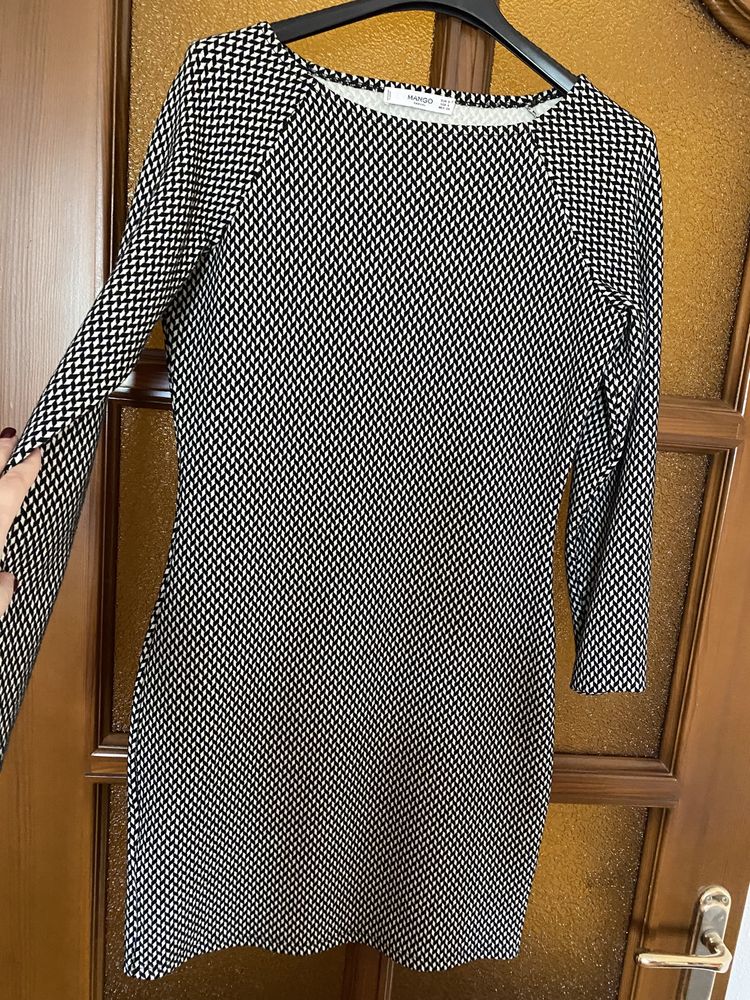 Сукня Mango S
