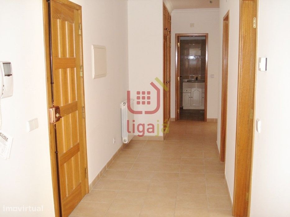 Apartamento T2 Centro de Ourém com Garagem!