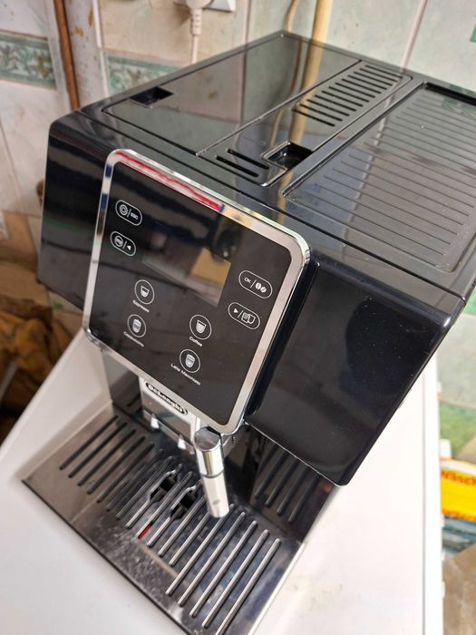 Ekspres automatyczny Delonghi Perfecta  Evo uszkodzony