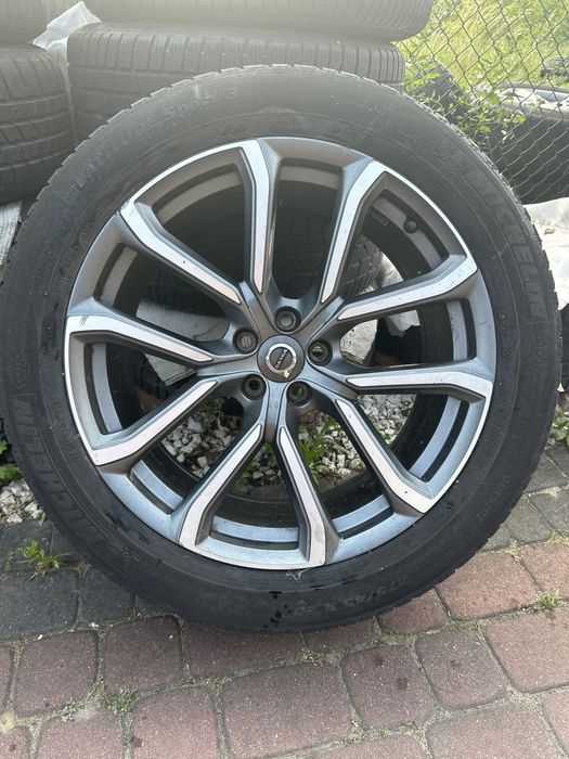 Całe koła Volvo XC60 XC90 rozmiar 275x45x20 micheline