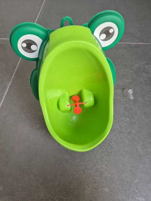 Urinol menino sapo