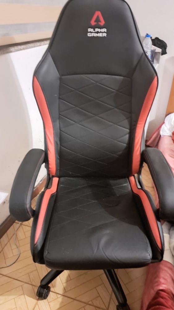 Secretaria e cadeira Alpha Gamer