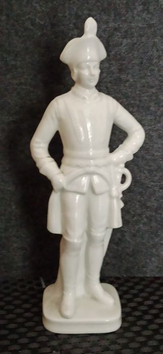 Porcelana TURYNGIA, Figurka Żołnierz w mundurze XVIII - XIX w