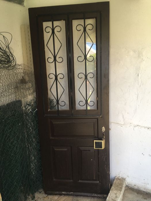 Portas e janelas de madeira e vidro, preco negociável