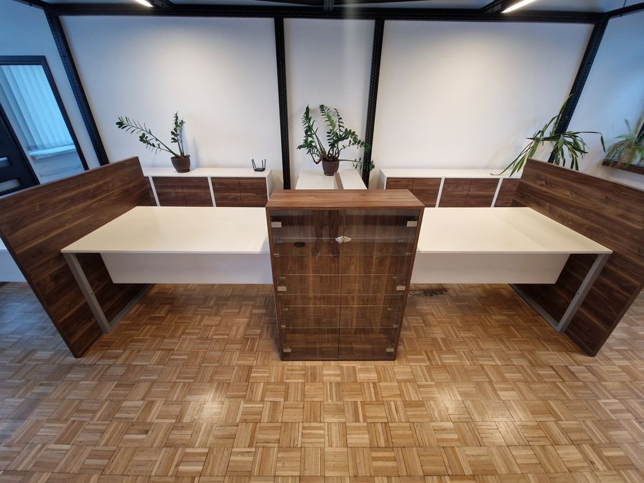 Zestaw mebli biurowych serwis salon lada gablota szafki