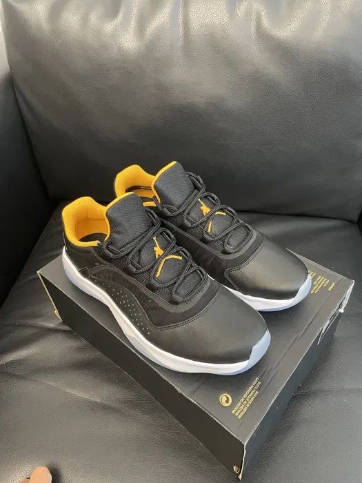 Оригінальні кроссовки Nike Air Jordan 11 Low  CW0784-071