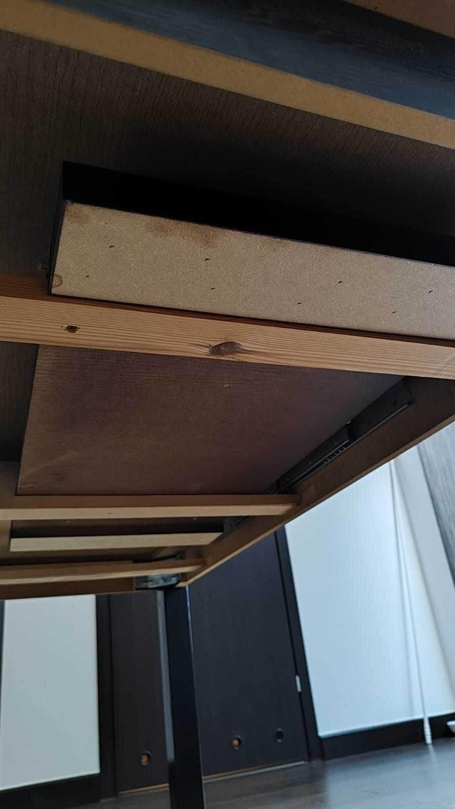 Zestaw mebli stół rozkładany + 4  krzesła.