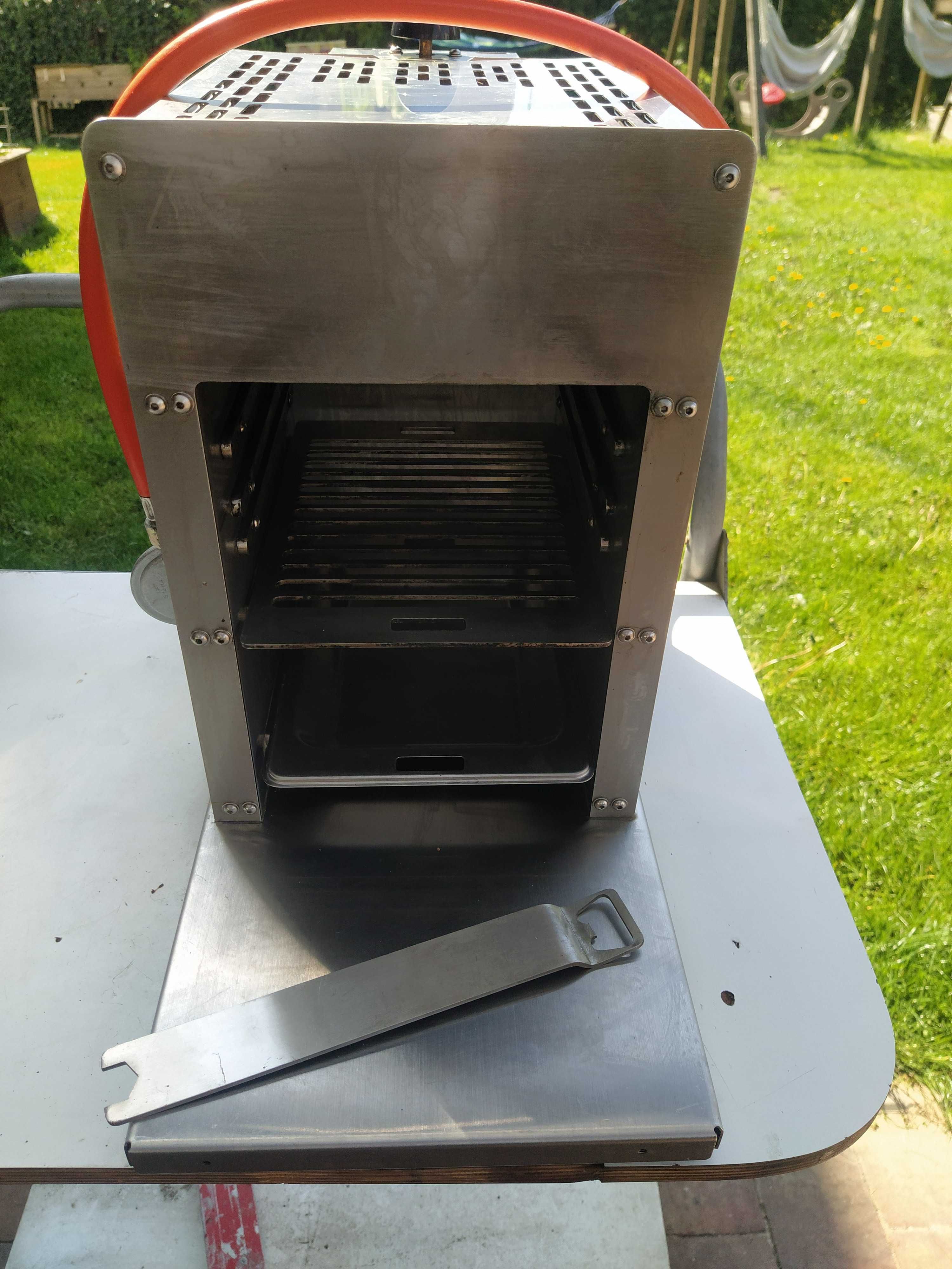 Grill gazowy do steków