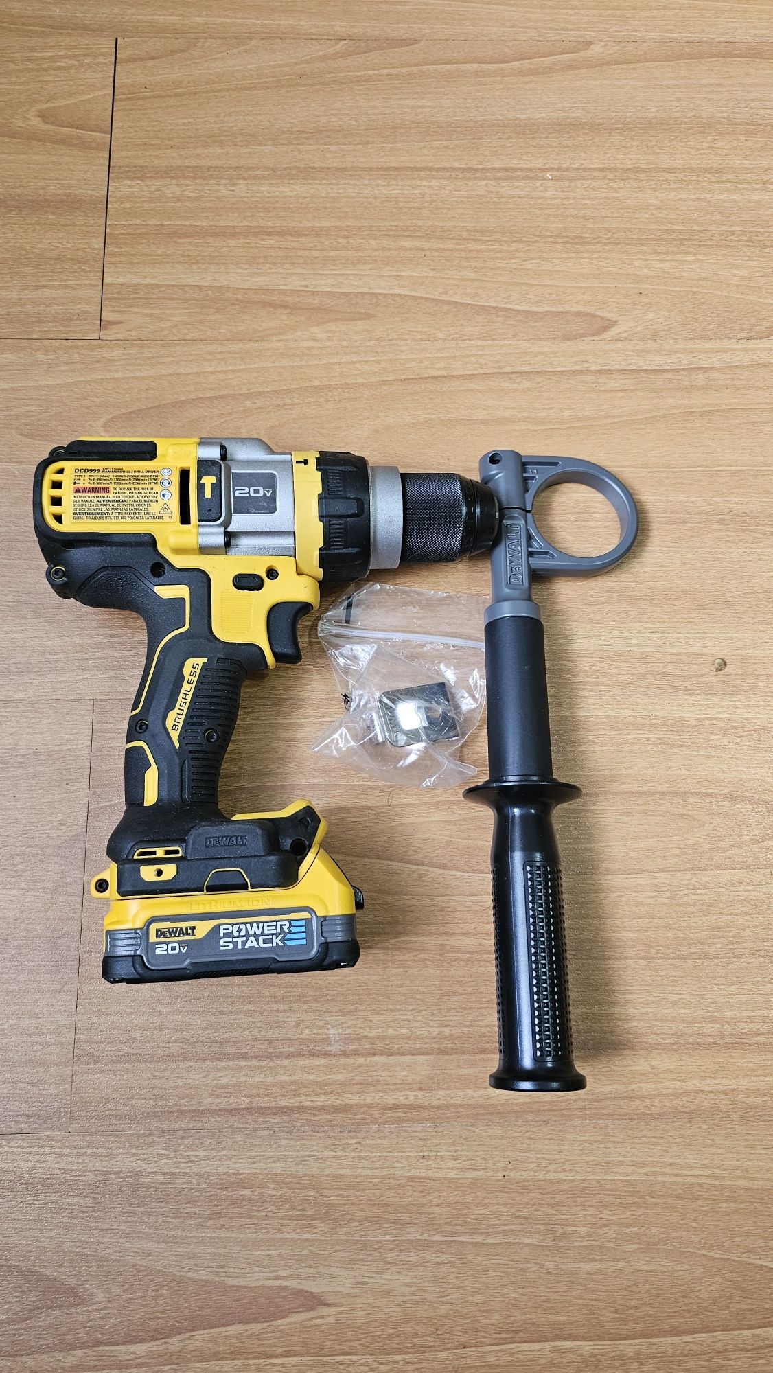 Шуроповерт dewalt dcd999