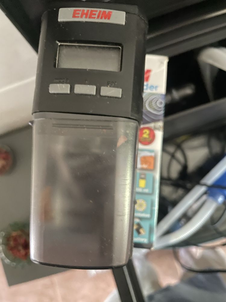 Aquario com iluminacao, alimentador automatico Eheim
