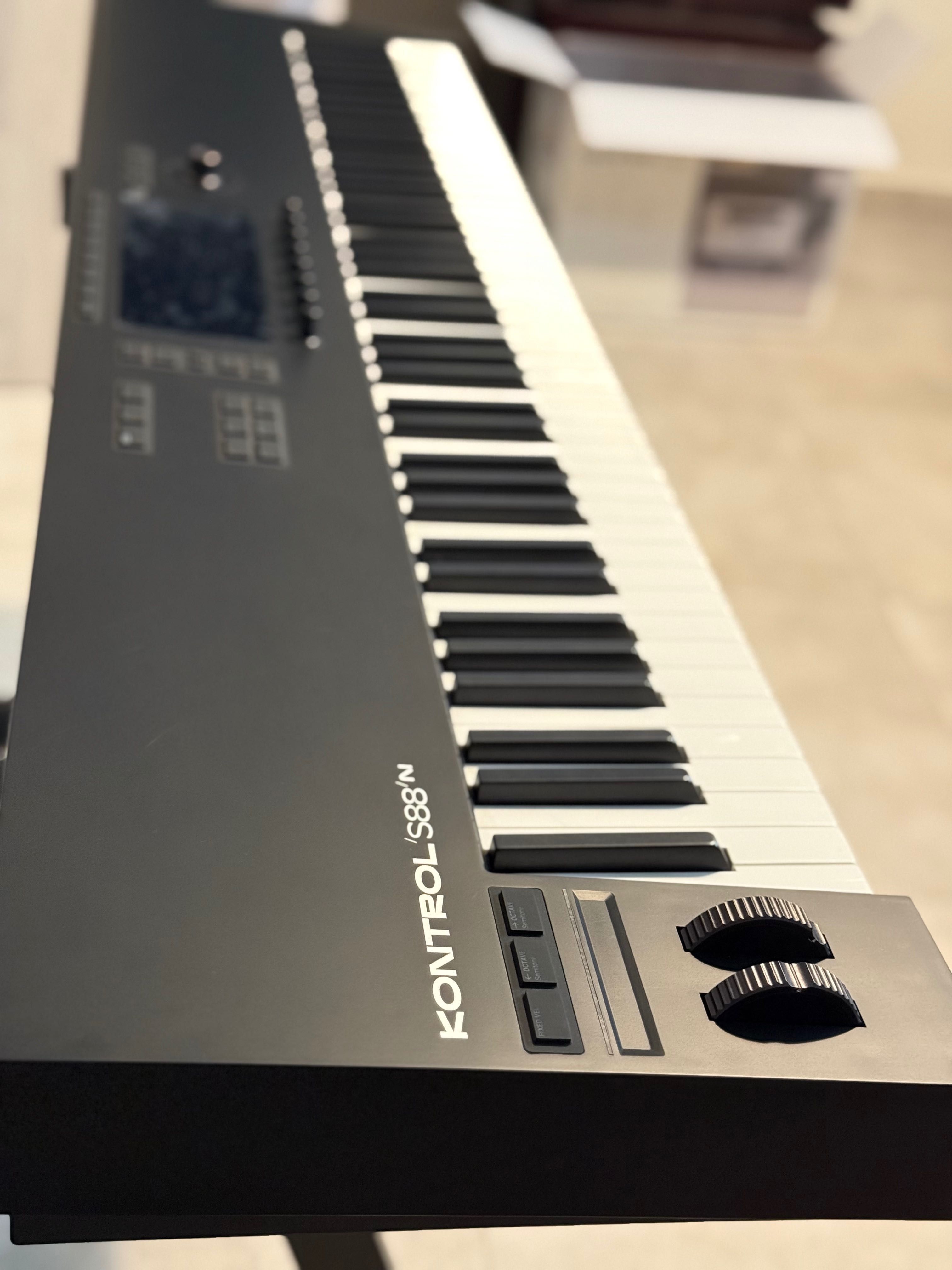 klawiatura NI Komplete Kontrol S88 MK3 - jak NOWA -ew. zamiana