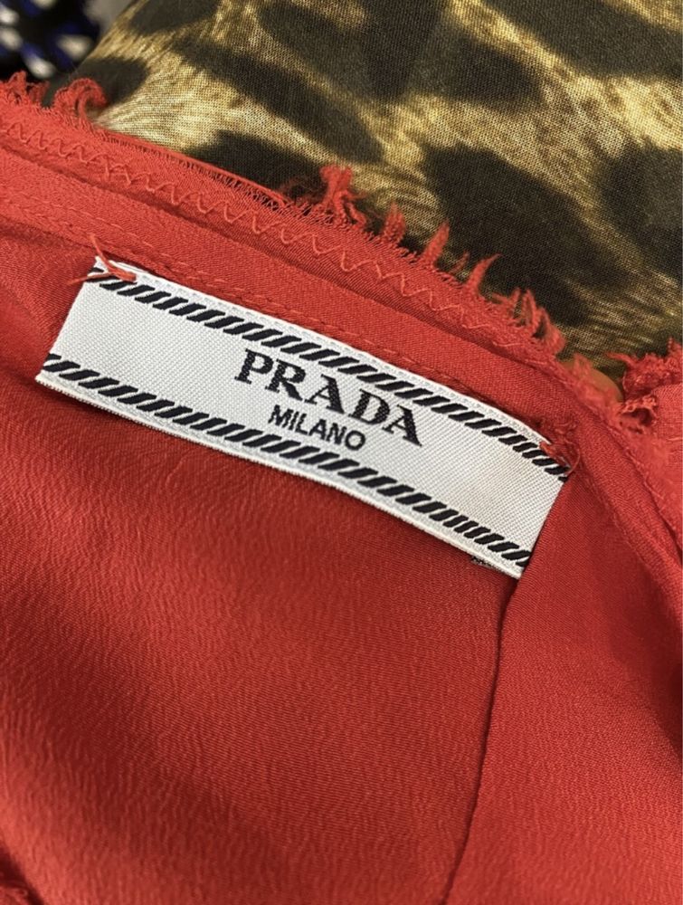 Шовкова червона блуза рубашка Prada