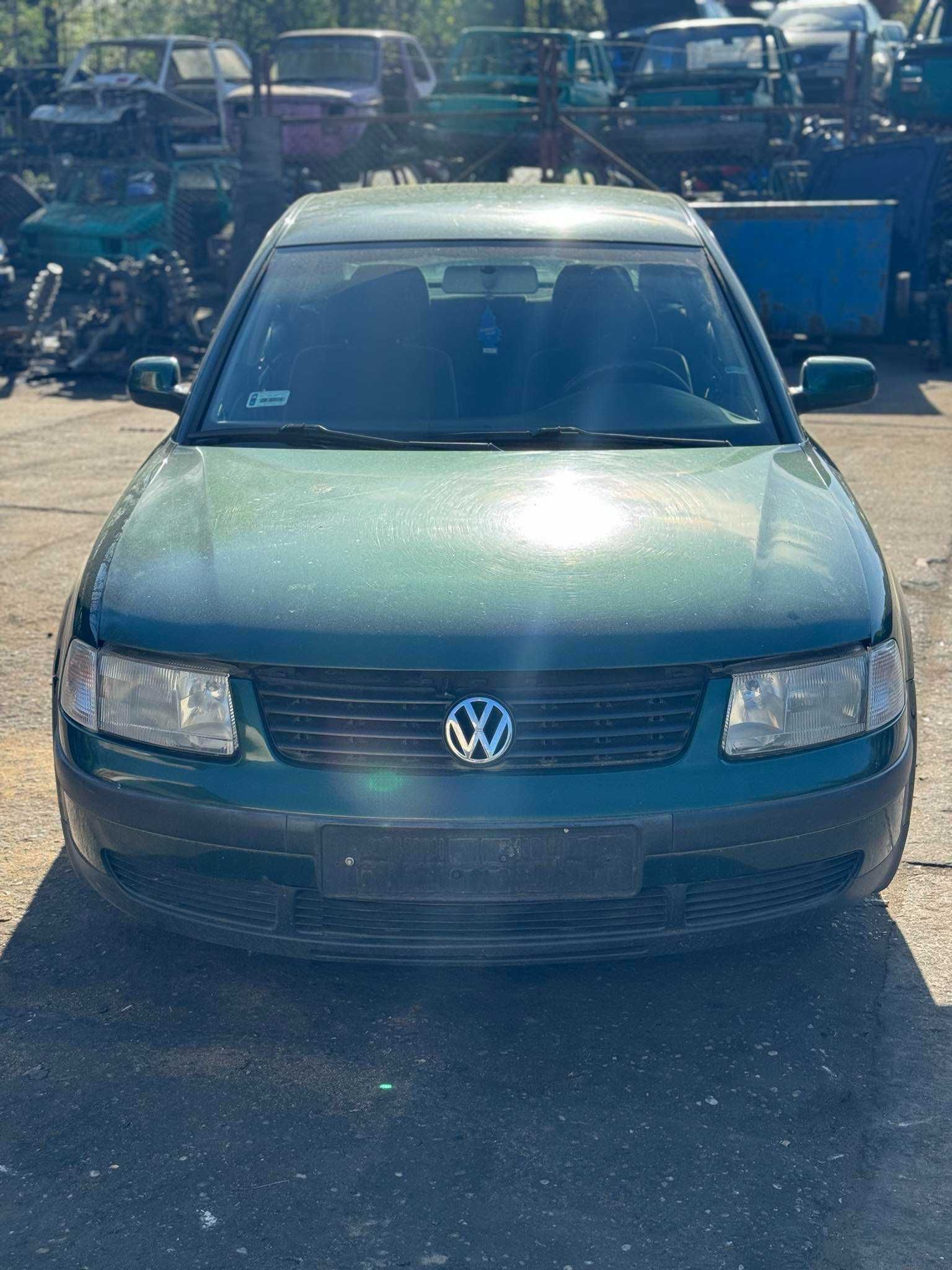 Sprzedam na części VW PASSAT 1999r