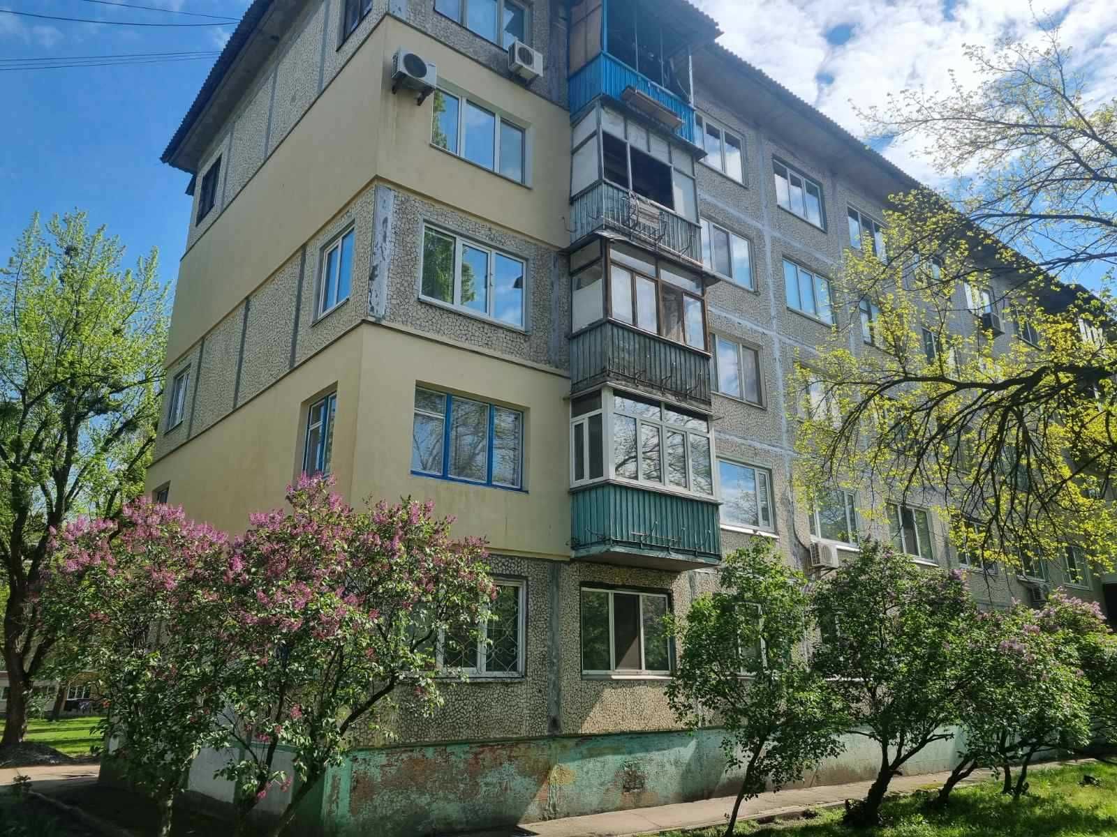 Продам 2 кім квартиру вул. Празька 25 (Дарницька пл)